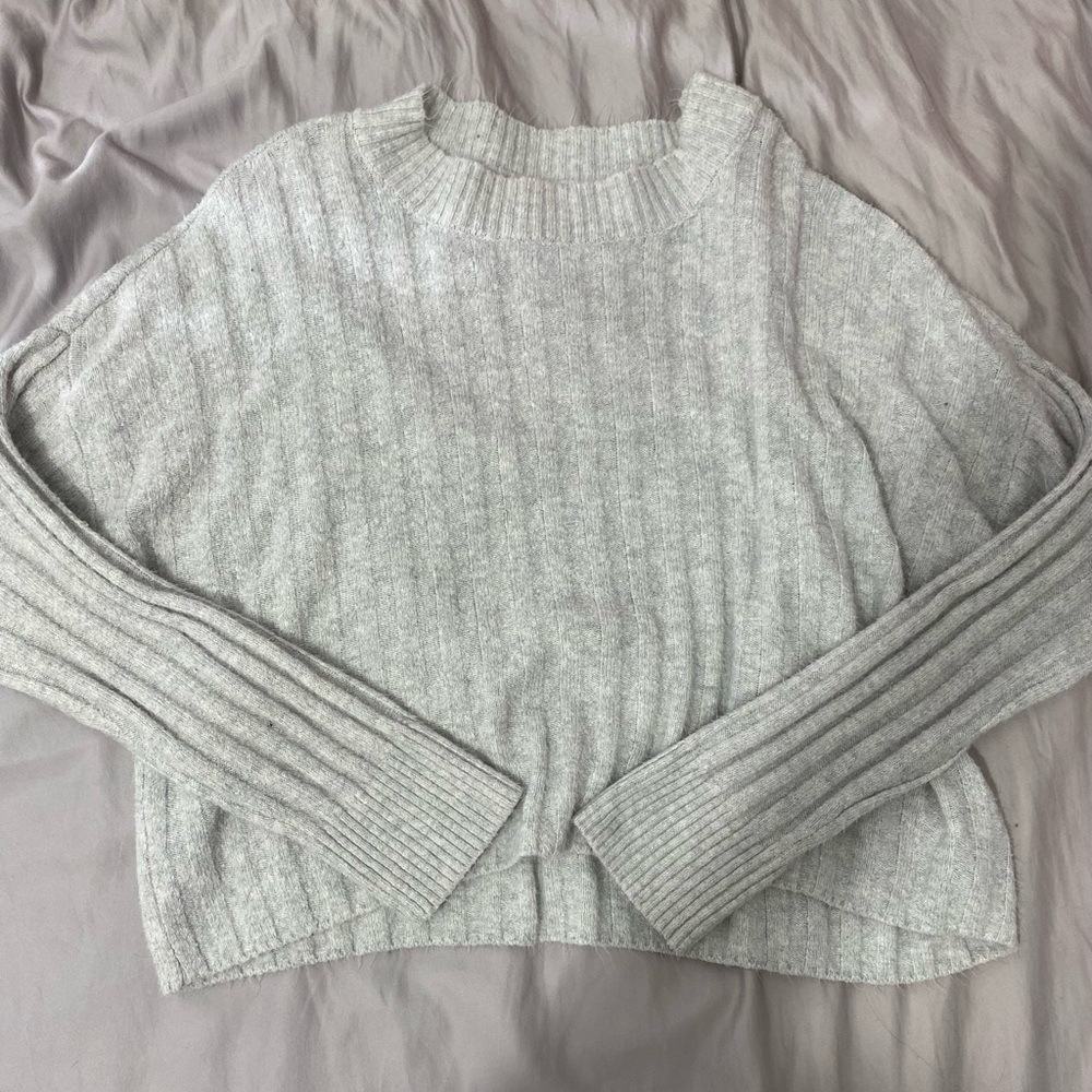 light grey knitted american eagle sweater